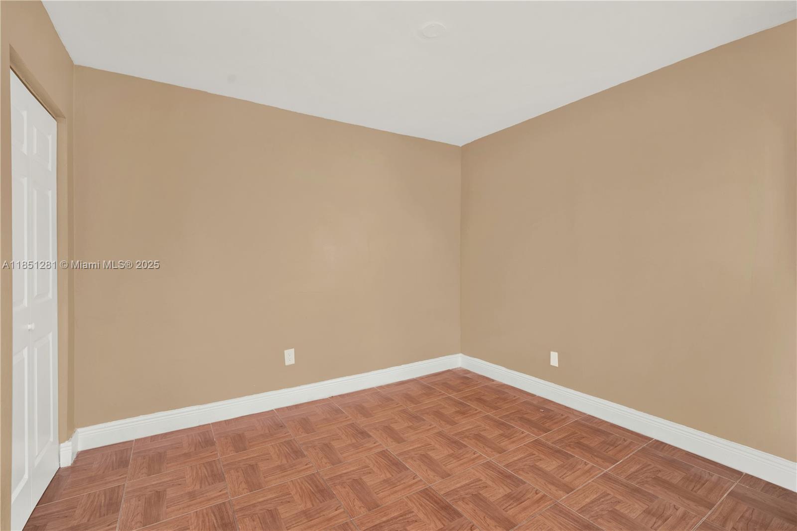 GOLDEN HOUSE CONDO - Residential