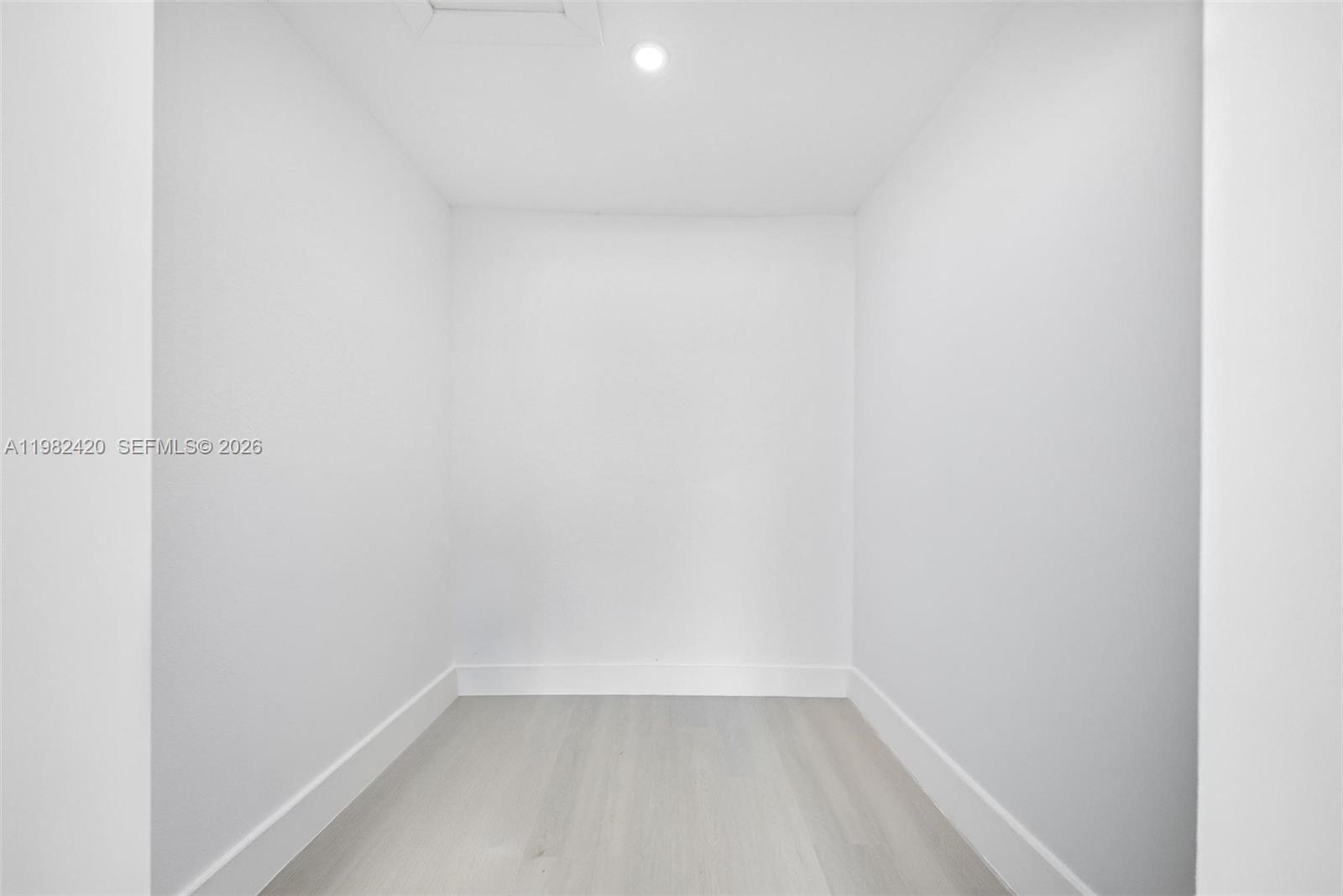 CAROL CITY CORR PL OF - Residential