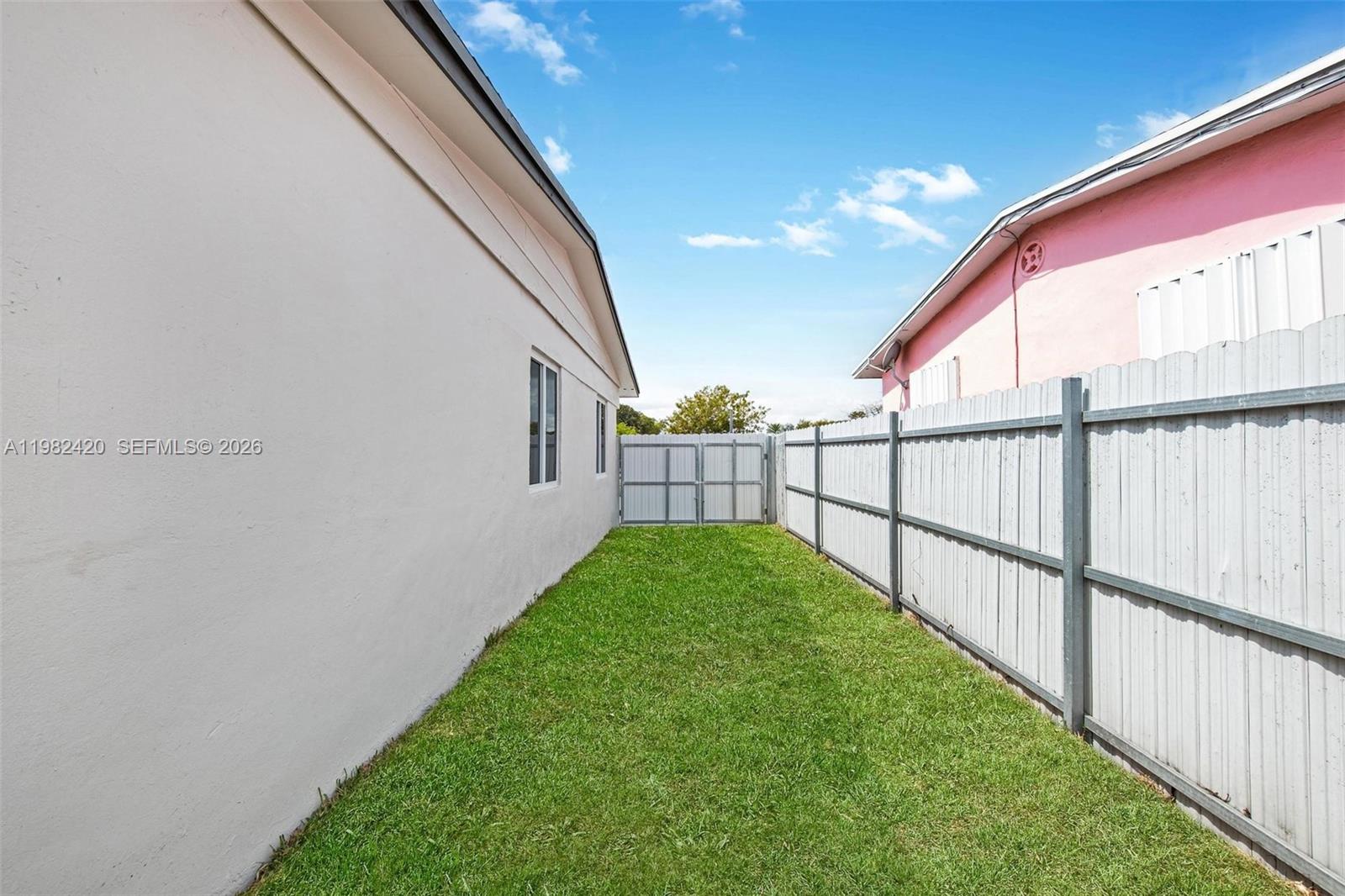 CAROL CITY CORR PL OF - Residential