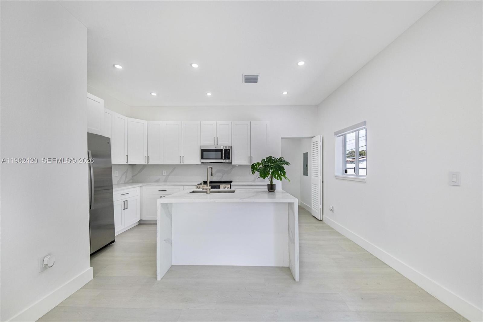 CAROL CITY CORR PL OF - Residential