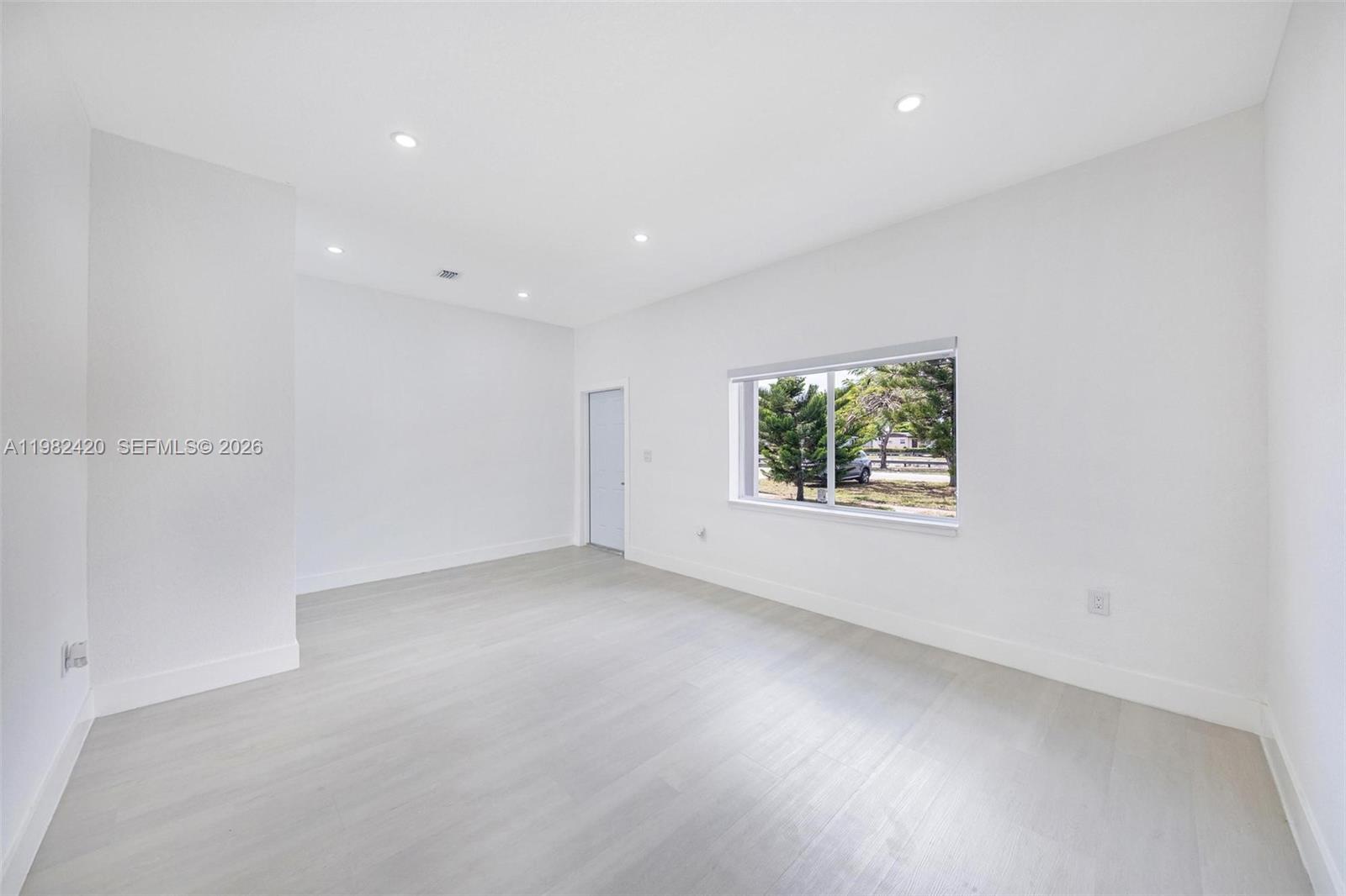 CAROL CITY CORR PL OF - Residential