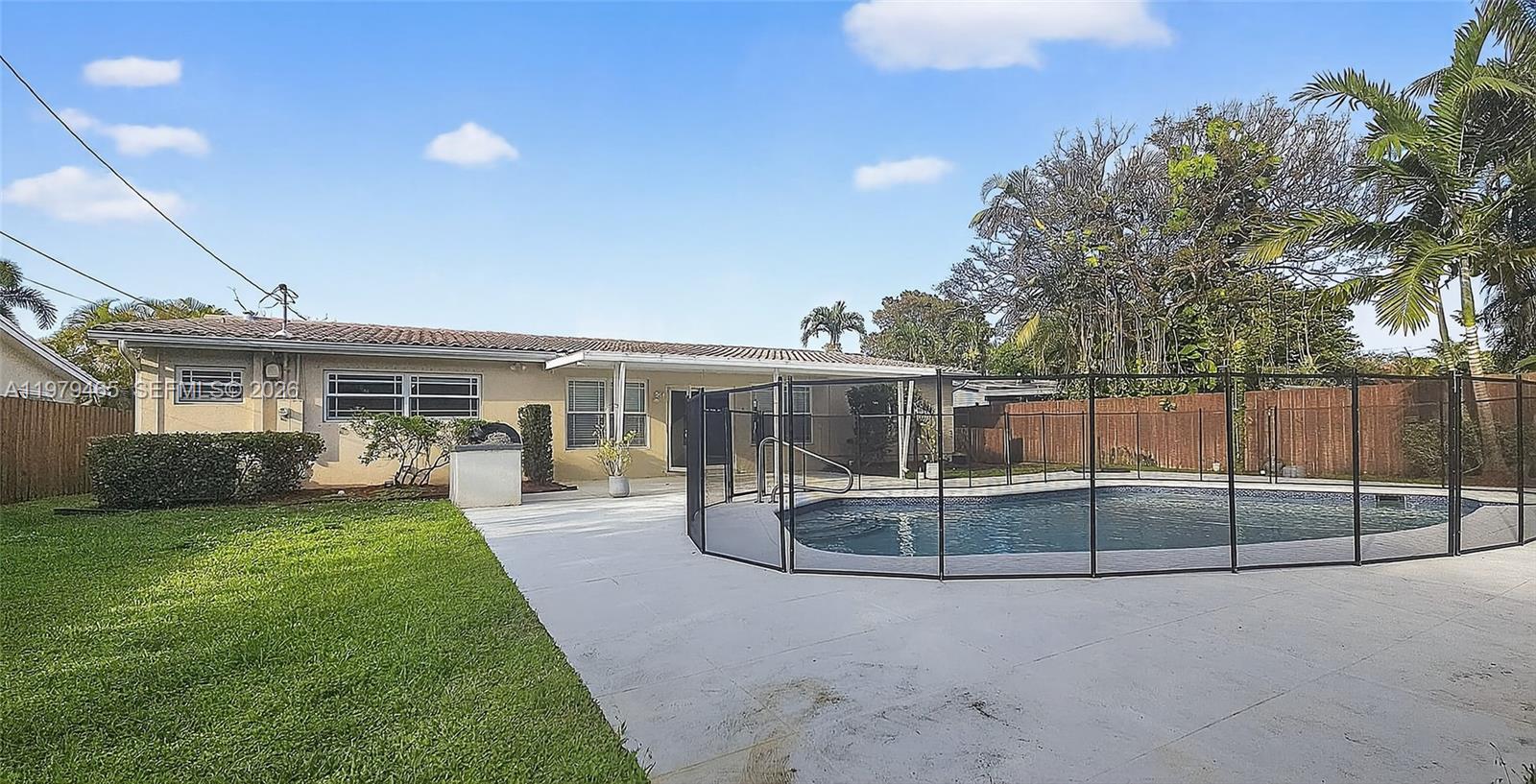 HOLLYWOOD HILLS - Residential Lease