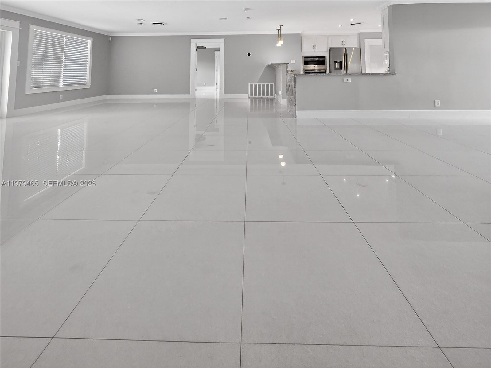 HOLLYWOOD HILLS - Residential Lease