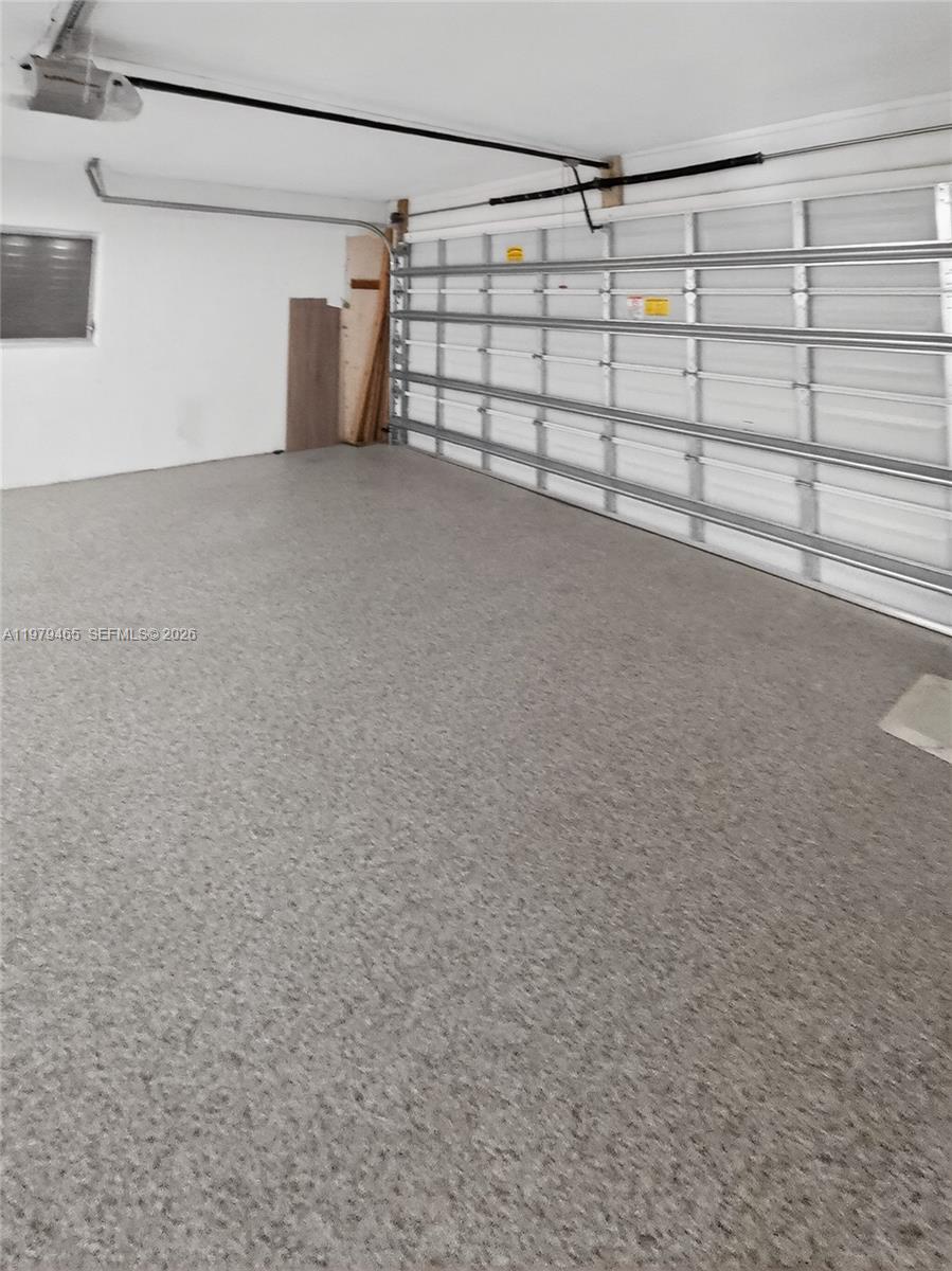 HOLLYWOOD HILLS - Residential Lease