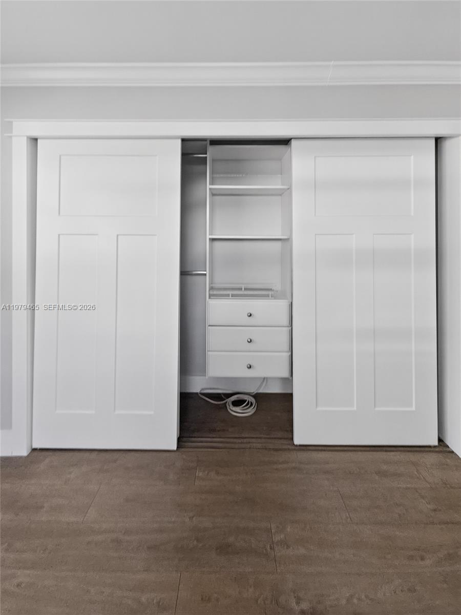 HOLLYWOOD HILLS - Residential Lease