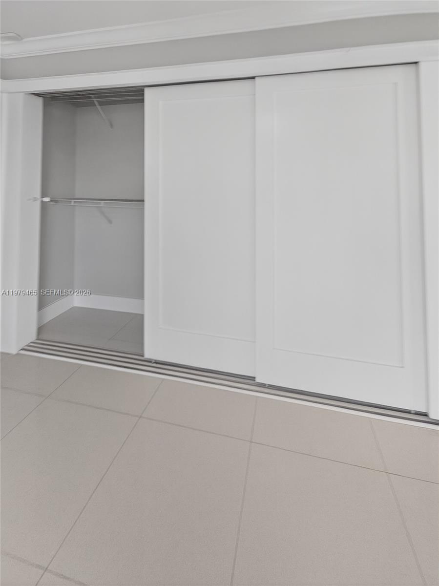 HOLLYWOOD HILLS - Residential Lease