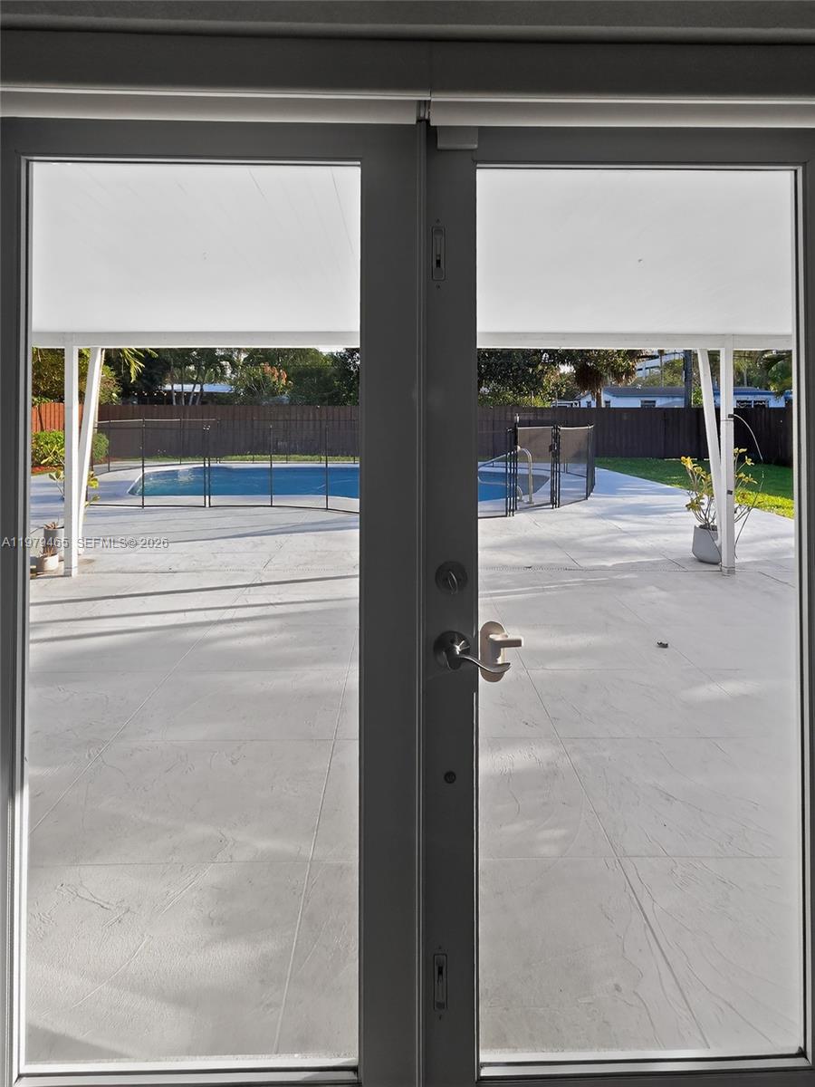 HOLLYWOOD HILLS - Residential Lease