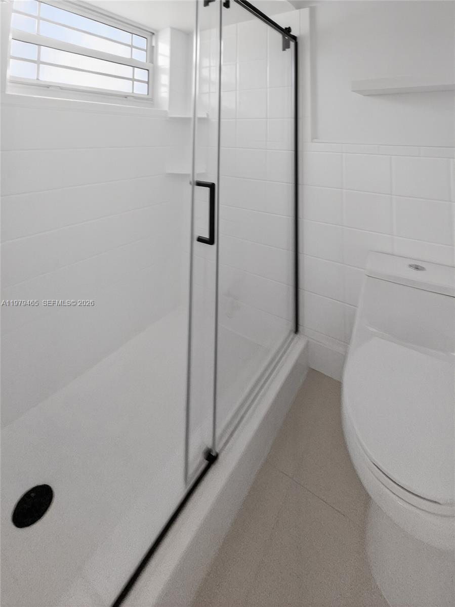 HOLLYWOOD HILLS - Residential Lease