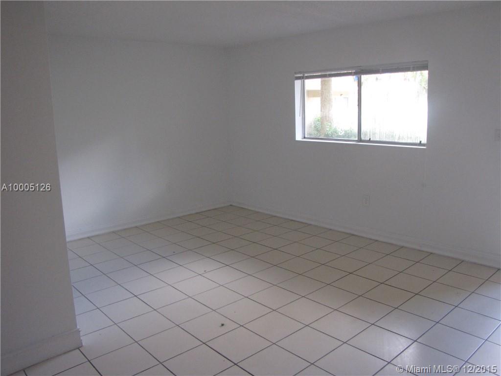 GREAT UNIT. READY TO MOVE IN CONDITIONS! THIS IS A ONE BEDROOM ONE BADROOM + ONE SMALL ROOM THAT CAN BE USED AS AN OFFICE.BABY ROOM/PLAY ROOM, ETC. UPGRADED KITCHEN. TILE FLOORS. A MUST SEE! IT WON’T LAST.