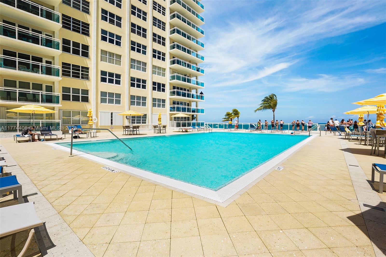 PLAYA DEL MAR CONDO - Residential