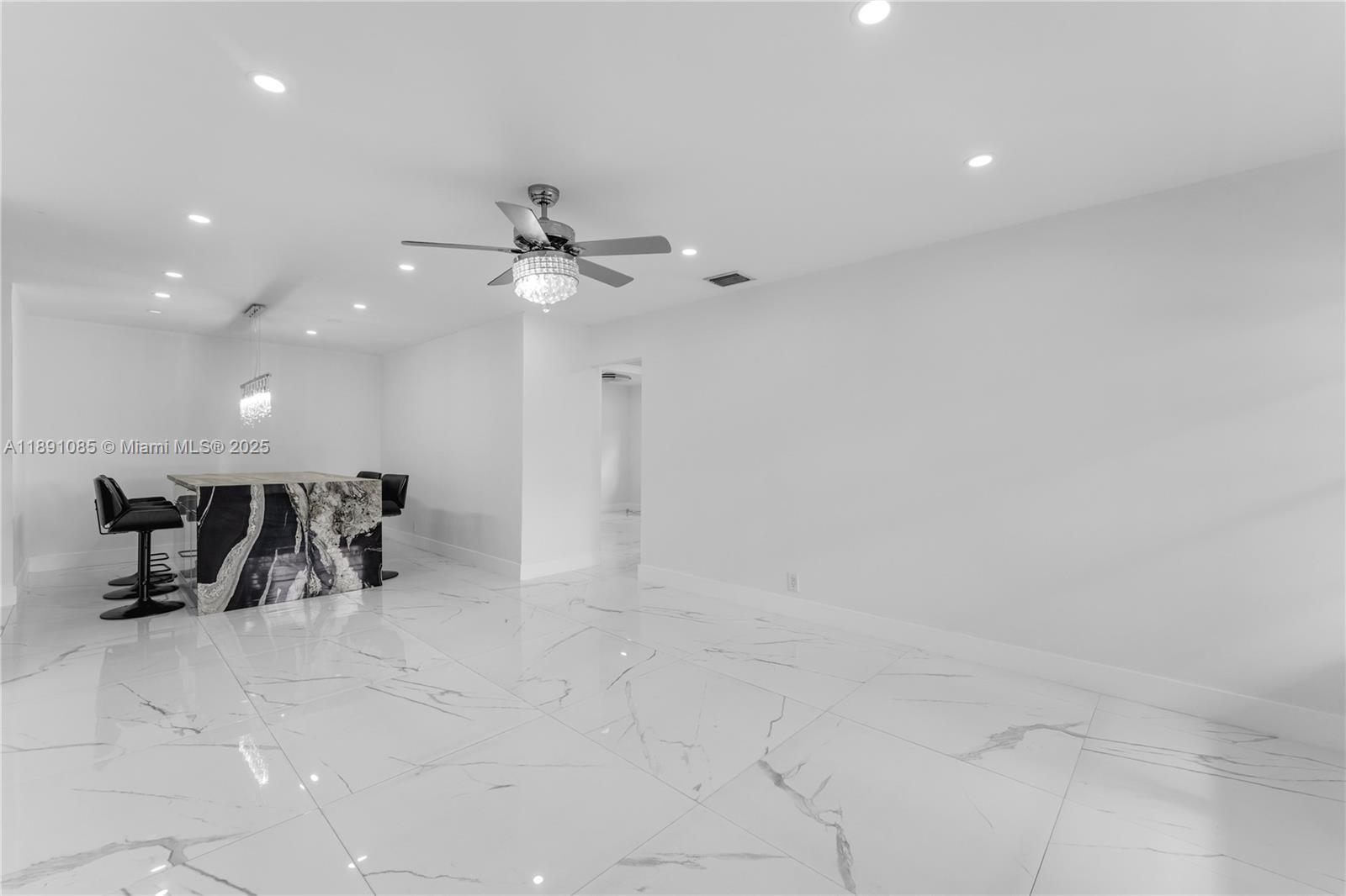 ROYALE GREEN CONDO 3 - Residential