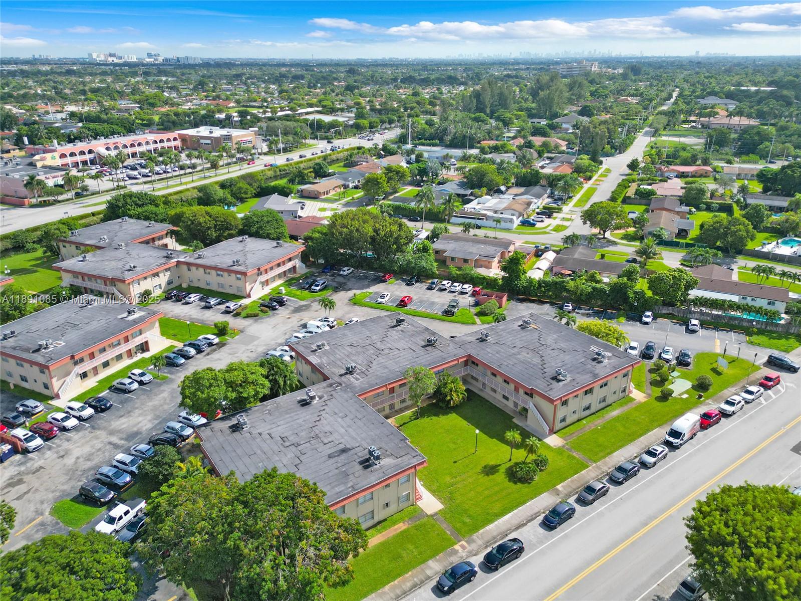 ROYALE GREEN CONDO 3 - Residential