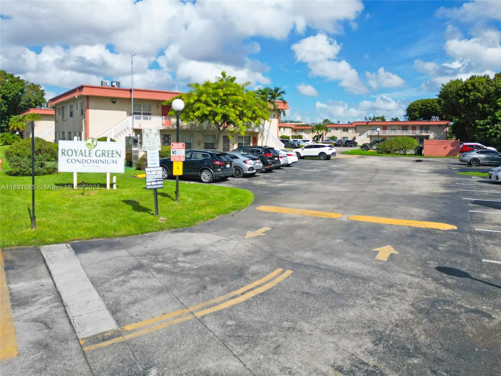 ROYALE GREEN CONDO 3 - Residential