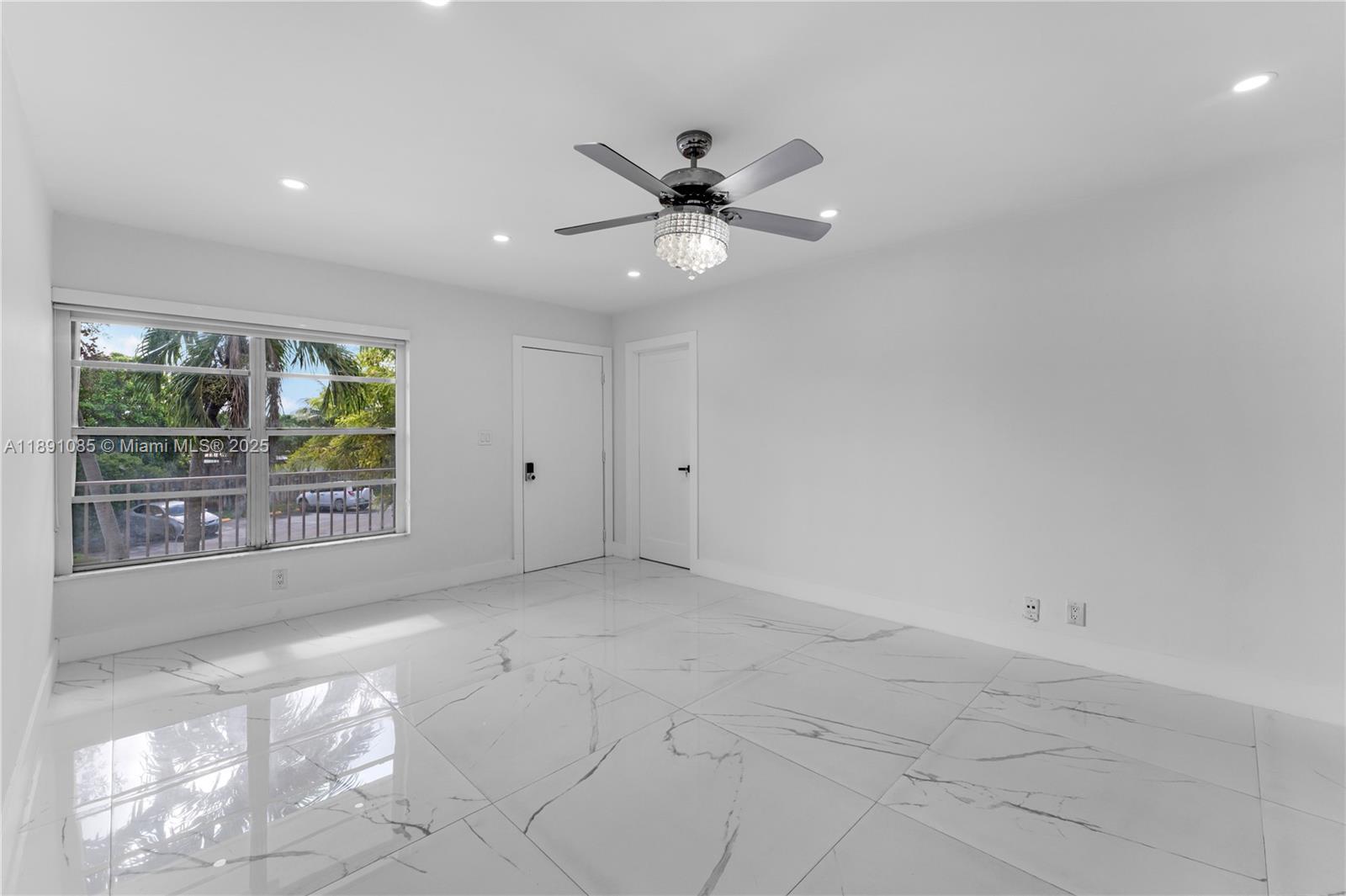 ROYALE GREEN CONDO 3 - Residential