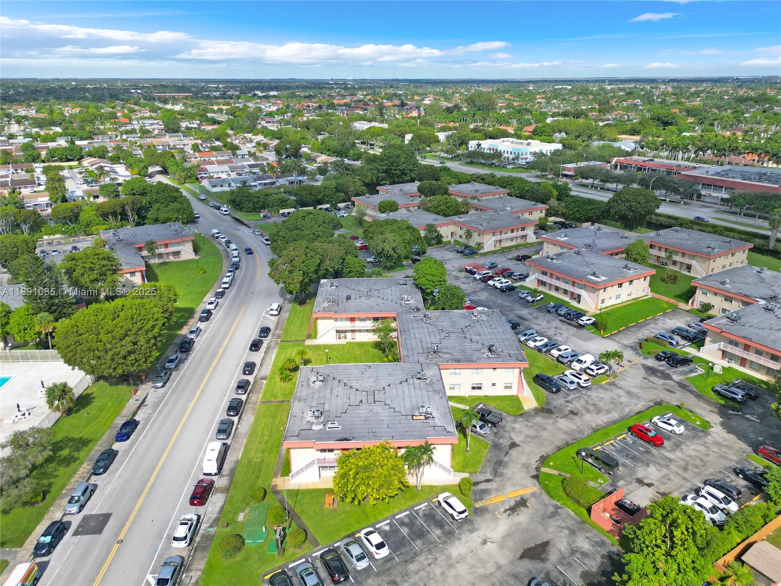 ROYALE GREEN CONDO 3 - Residential