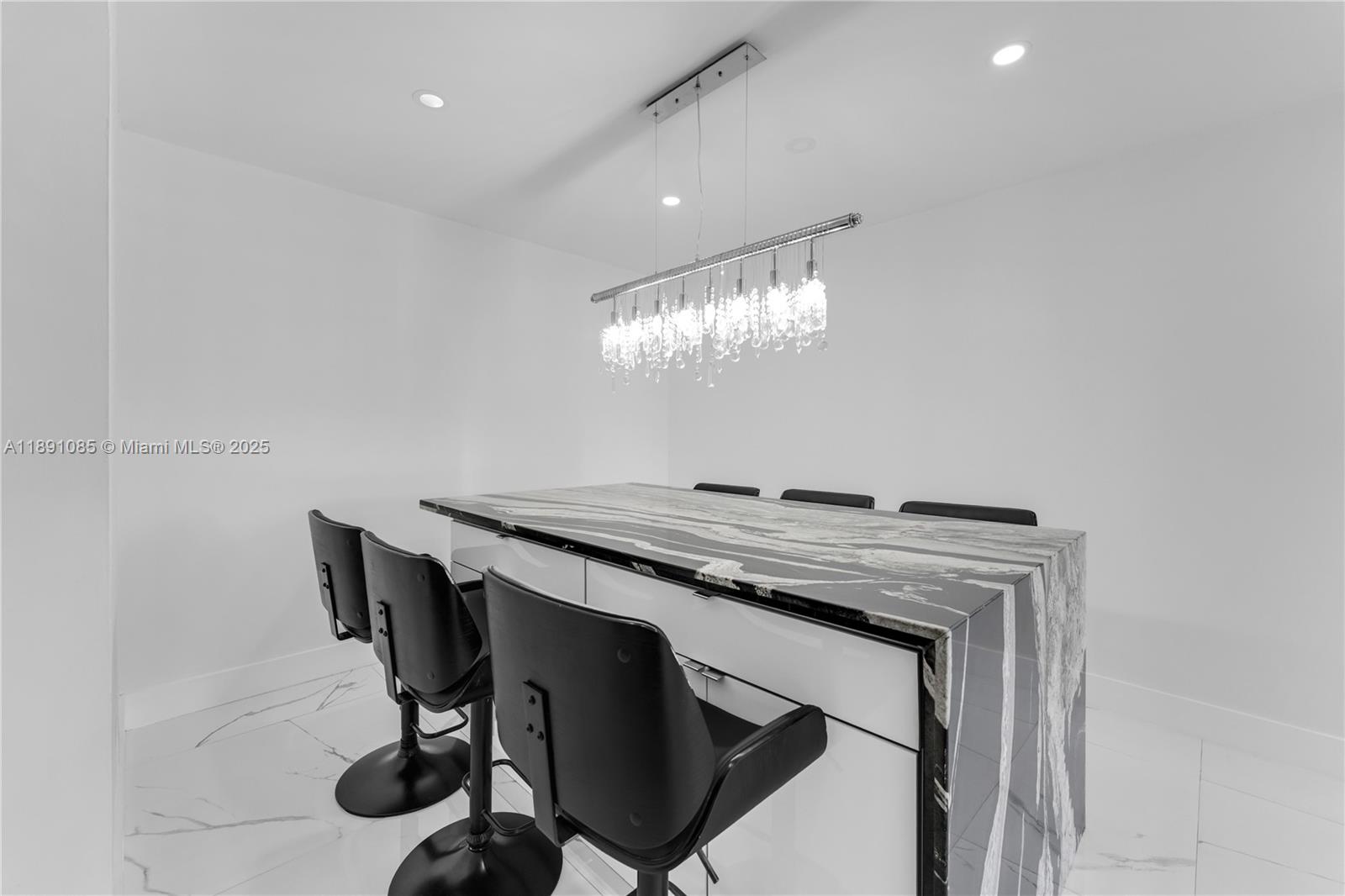 ROYALE GREEN CONDO 3 - Residential