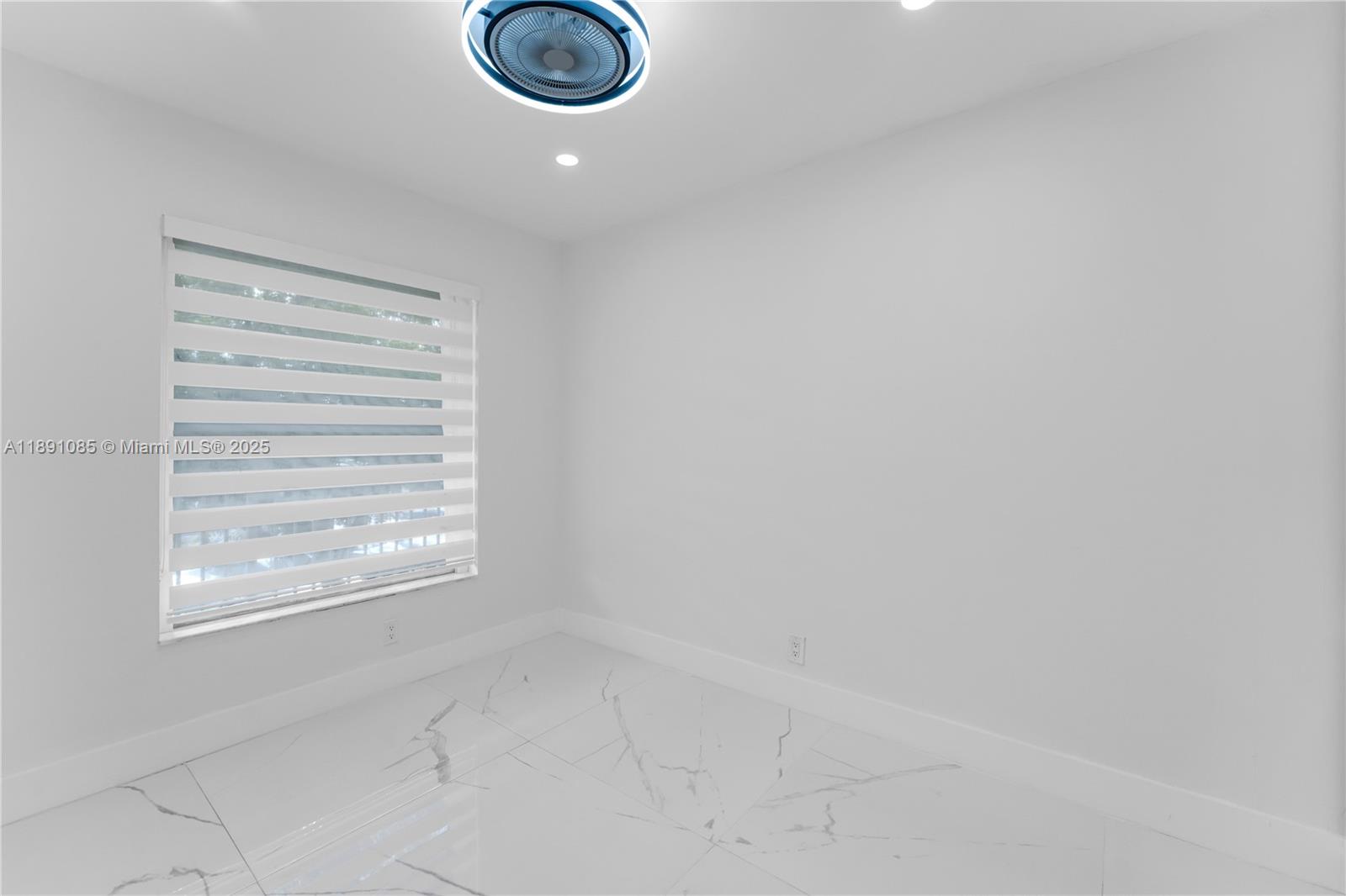 ROYALE GREEN CONDO 3 - Residential