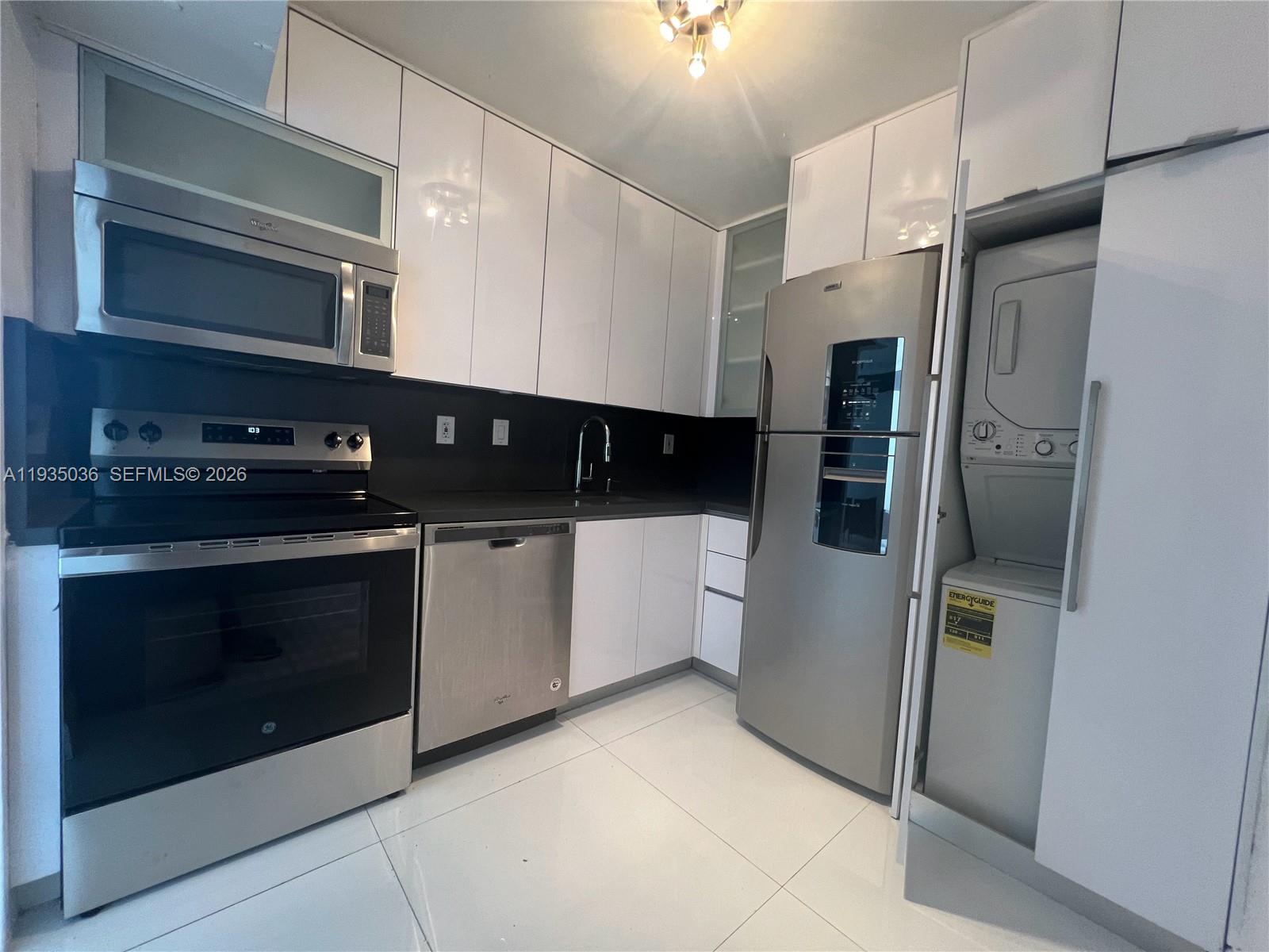 FLAMENCO CONDO TOWER I - Residential