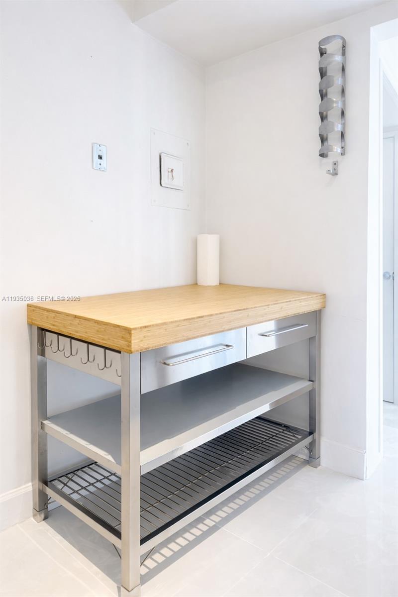 FLAMENCO CONDO TOWER I - Residential