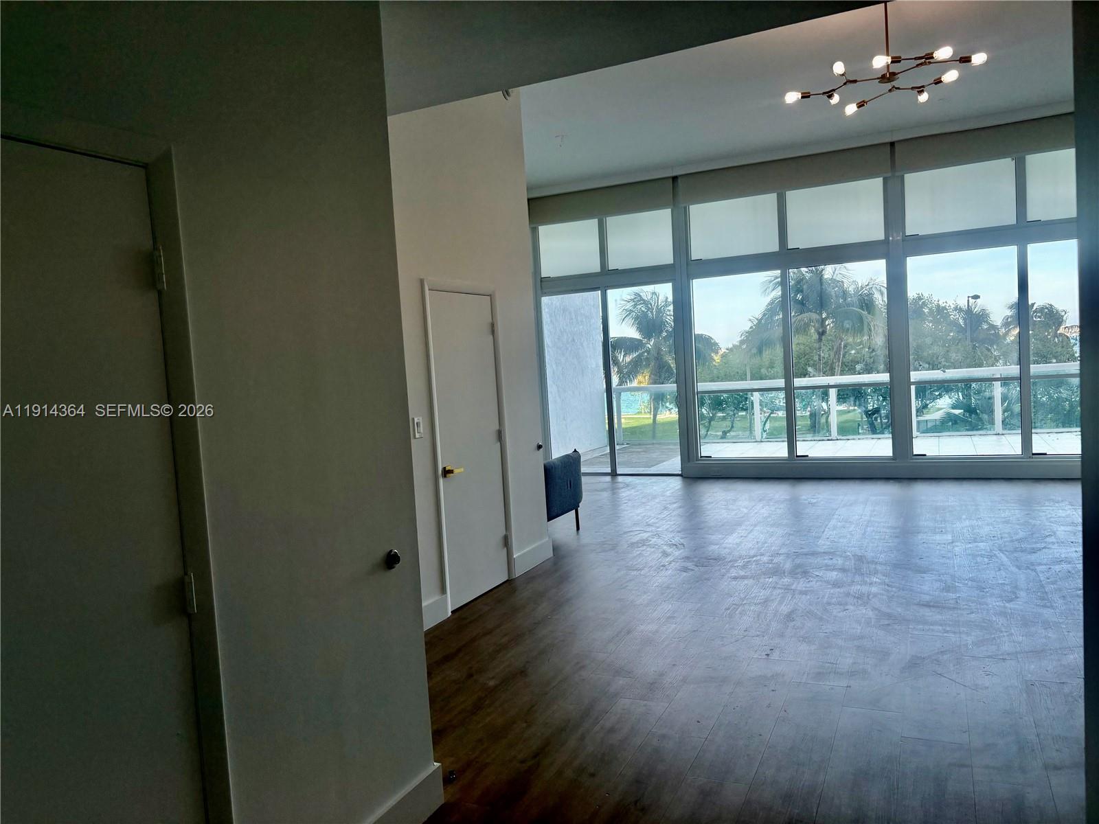 1800 N Bayshore Dr 306
