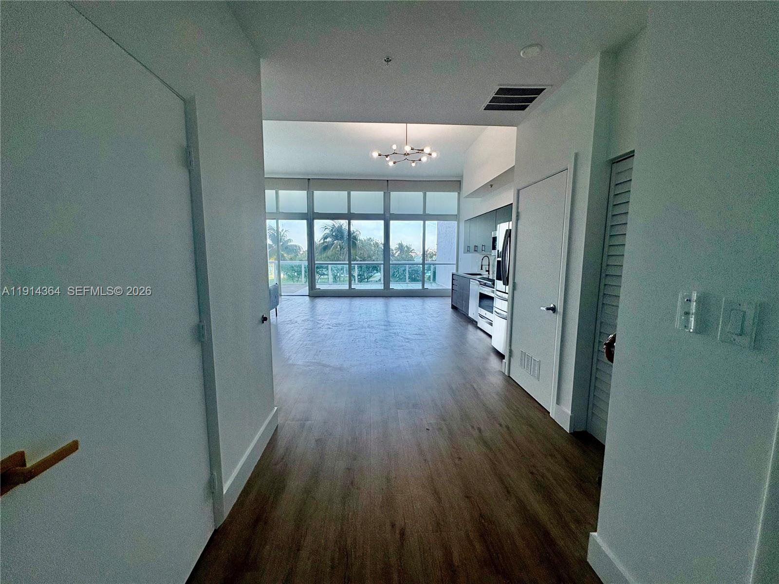 1800 N Bayshore Dr 306