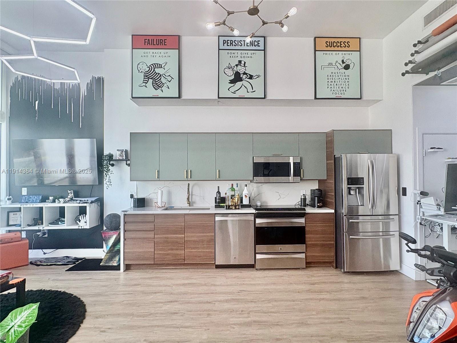 1800 CLUB CONDO - Residential