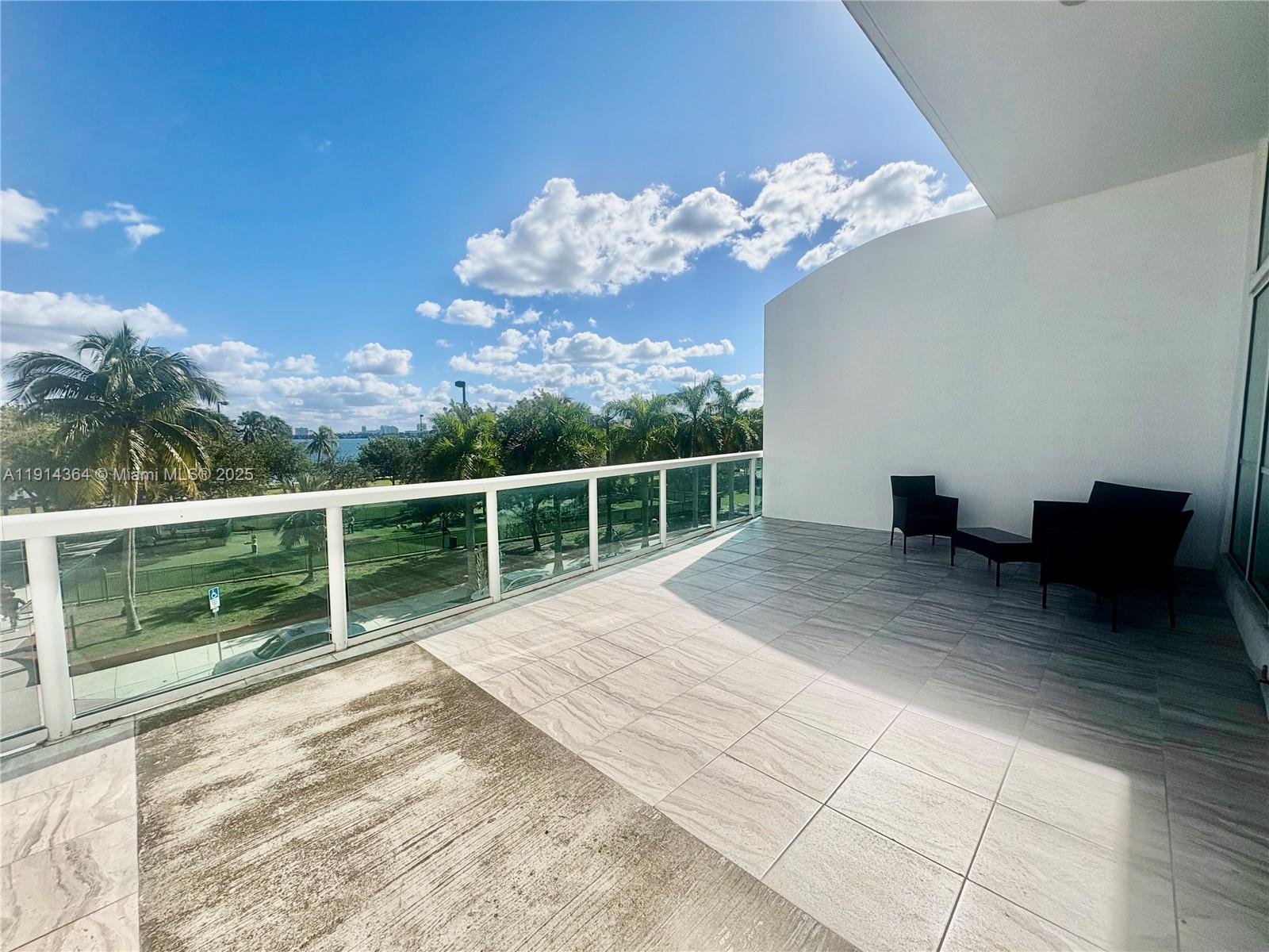 1800 N Bayshore Dr 306