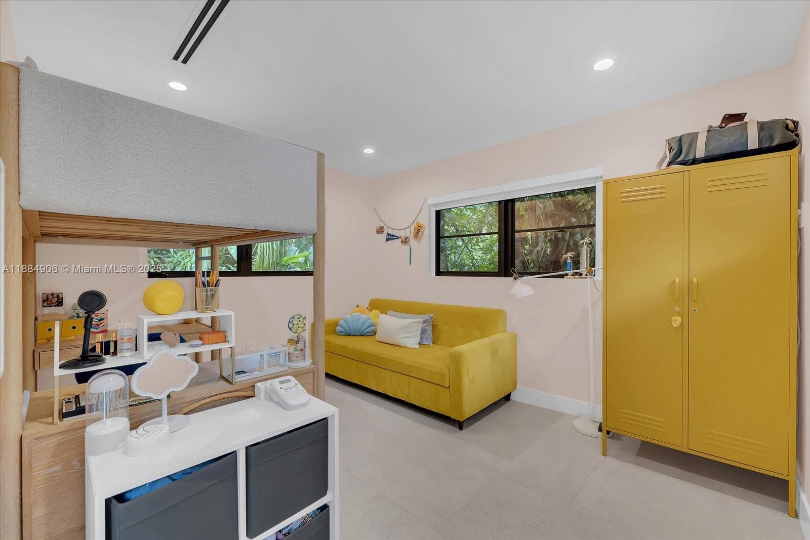 CORAL GABLES BILTMORE SEC - Residential