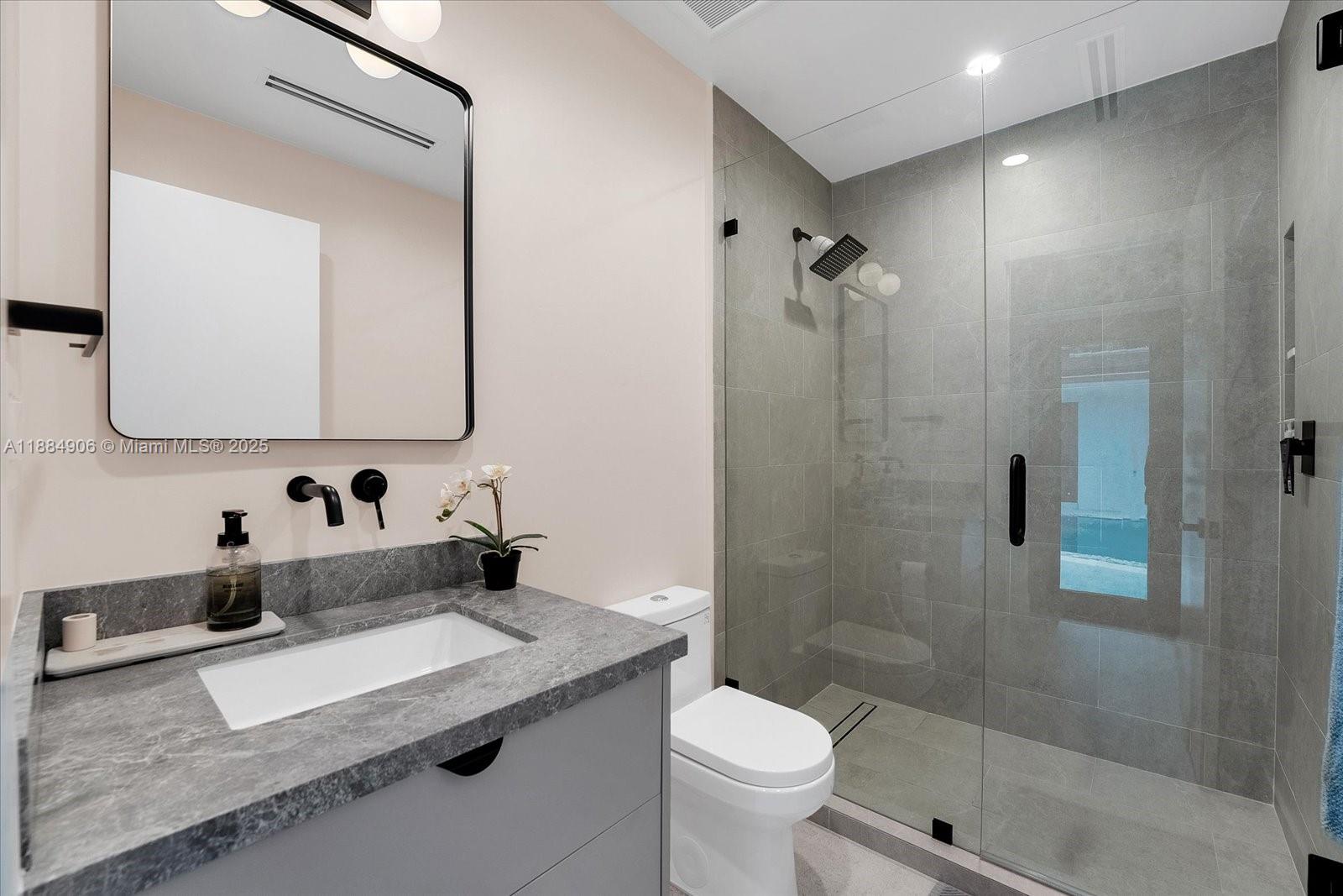 CORAL GABLES BILTMORE SEC - Residential