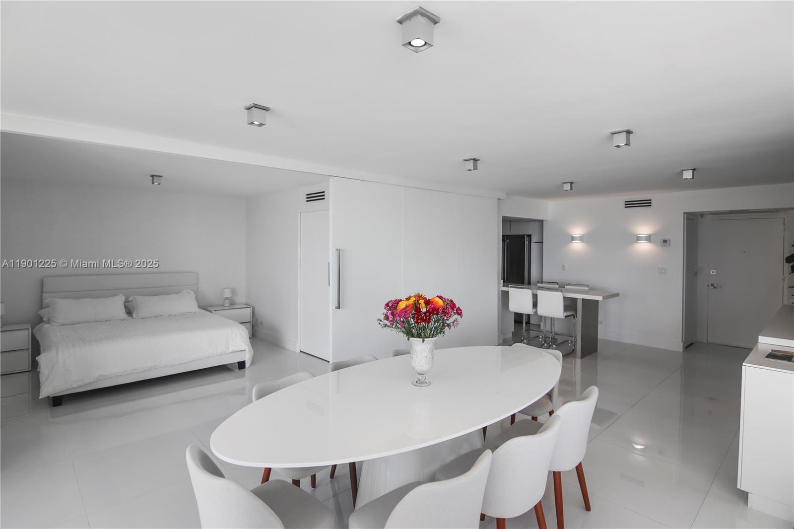 MAISON GRANDE CONDO - Residential