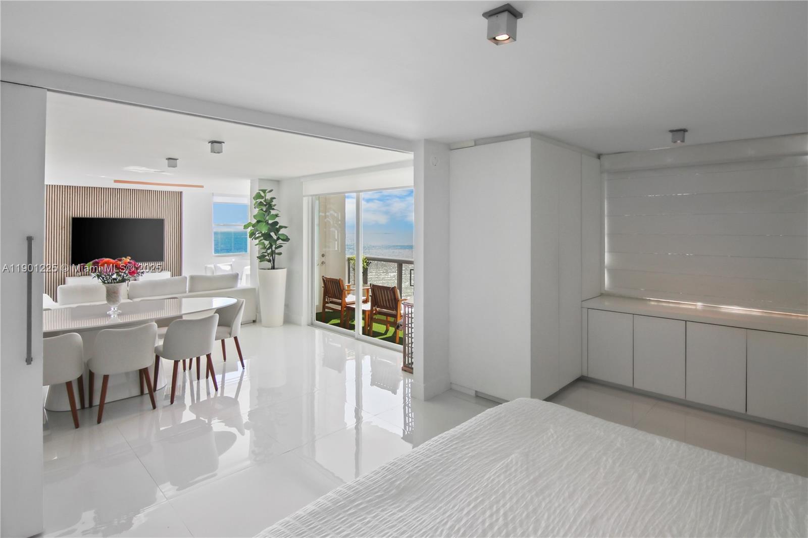 MAISON GRANDE CONDO - Residential