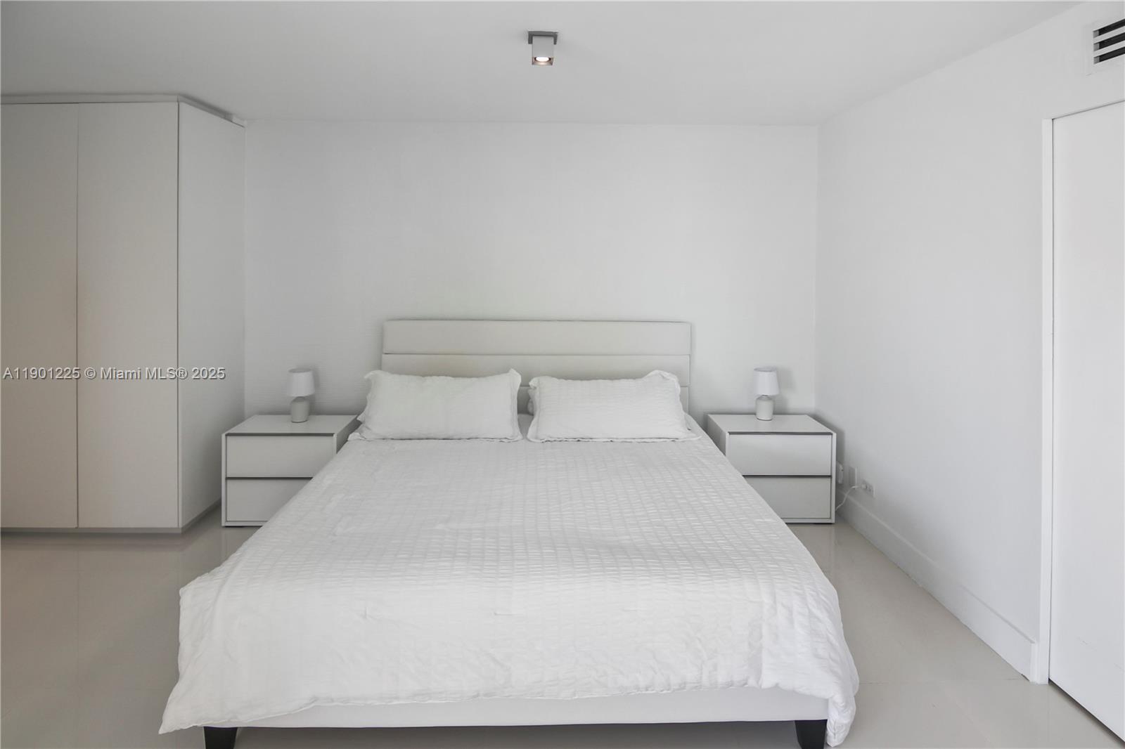 MAISON GRANDE CONDO - Residential