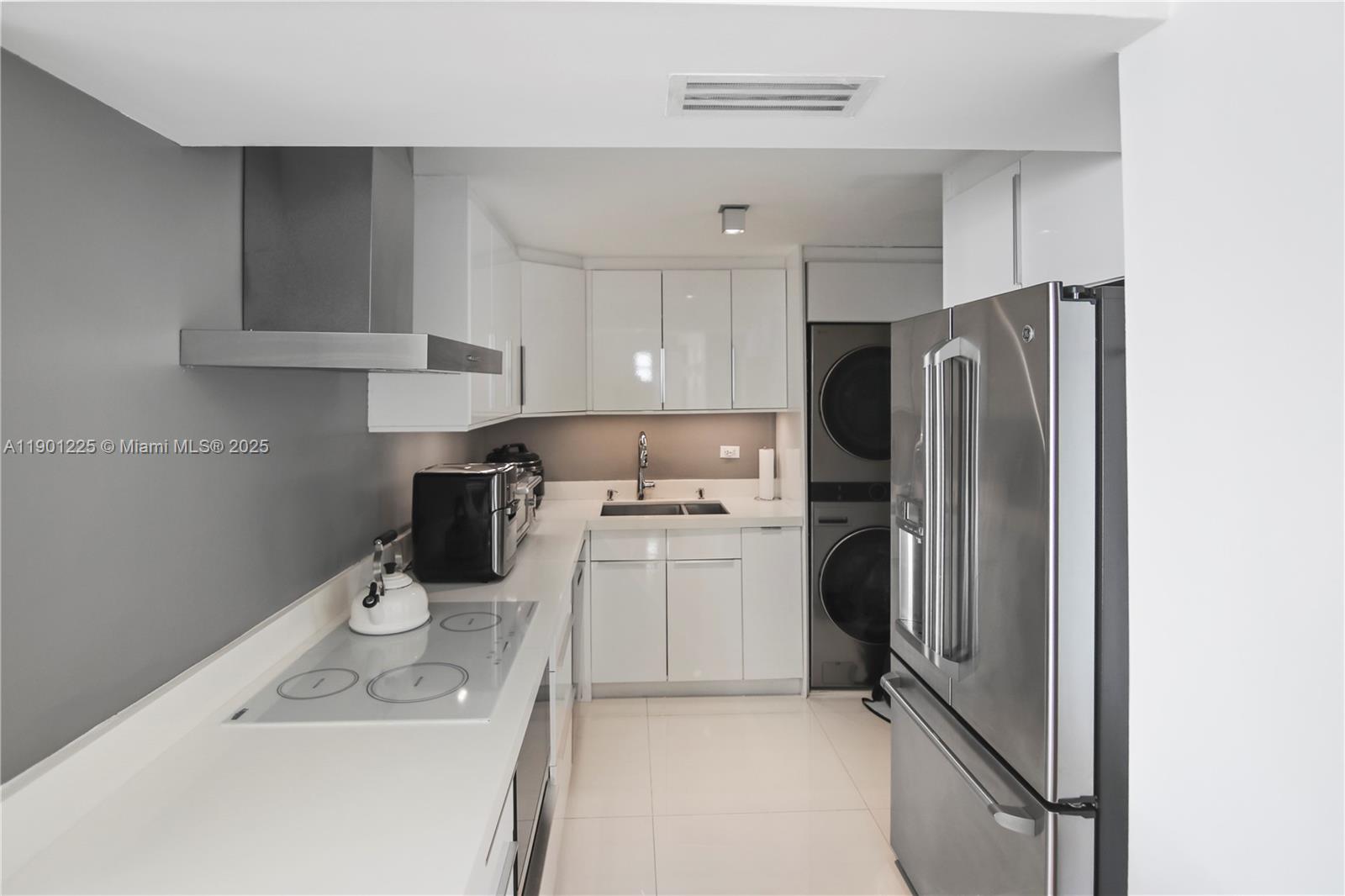 MAISON GRANDE CONDO - Residential