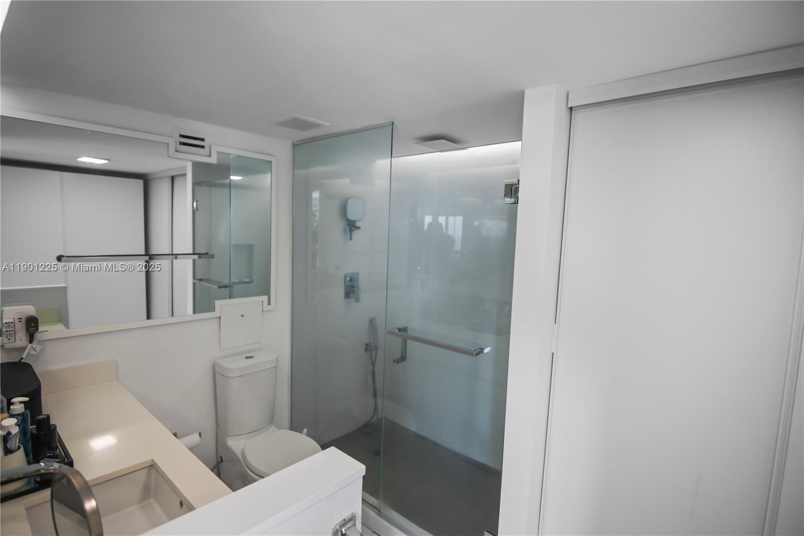 MAISON GRANDE CONDO - Residential