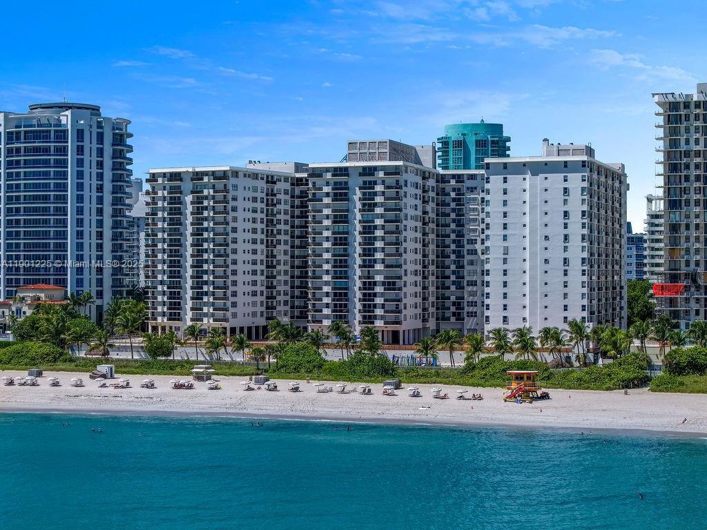 MAISON GRANDE CONDO - Residential