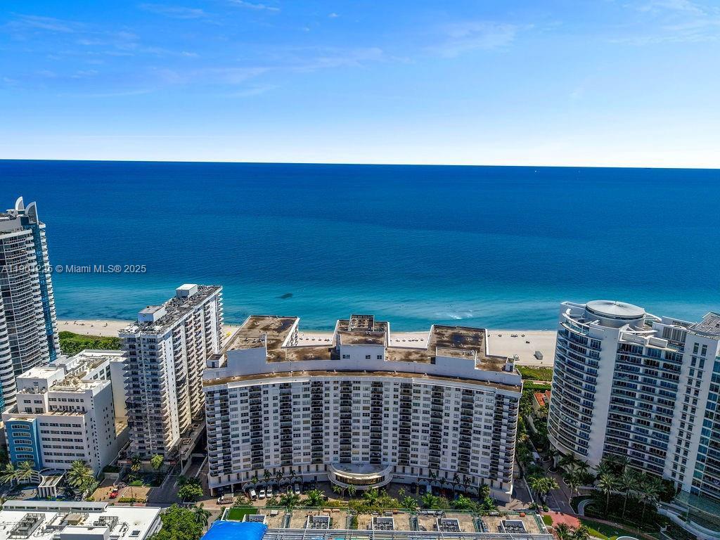 MAISON GRANDE CONDO - Residential