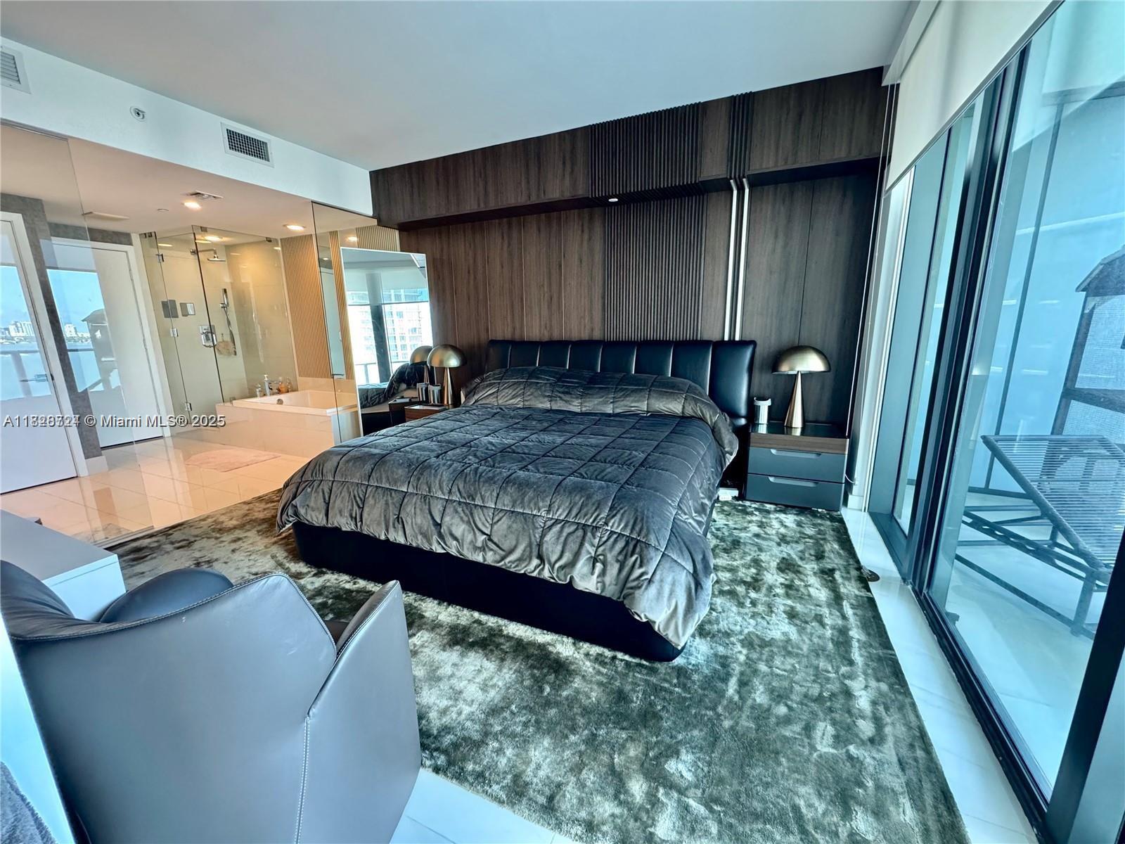 PARAISO BAY CONDO - Residential