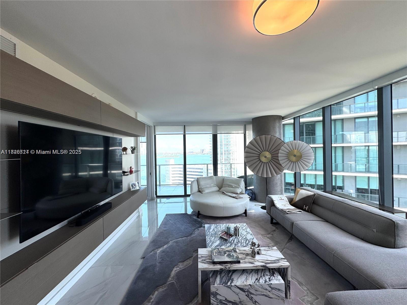 PARAISO BAY CONDO - Residential