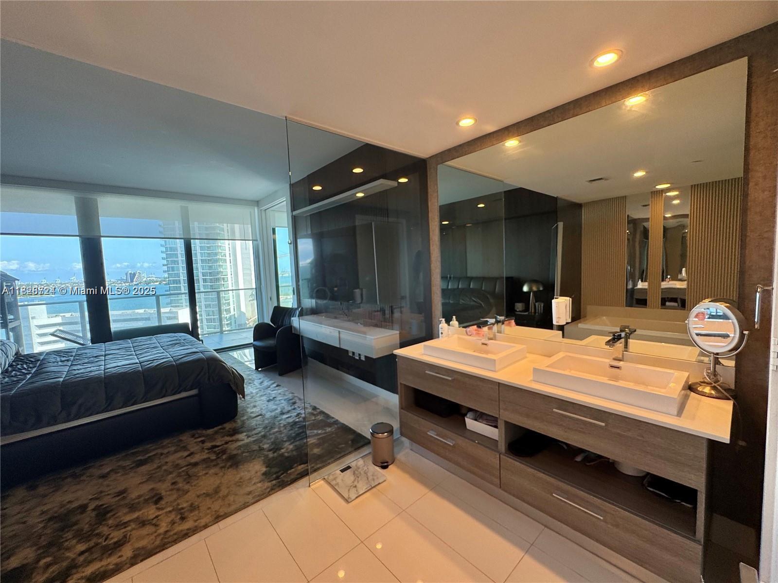 PARAISO BAY CONDO - Residential