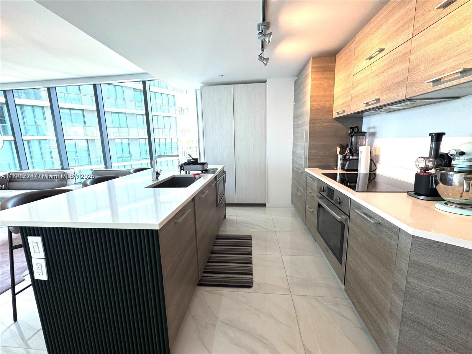 PARAISO BAY CONDO - Residential