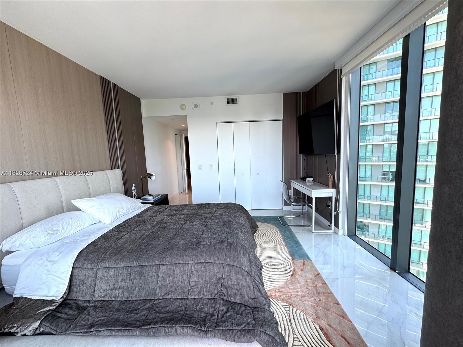 PARAISO BAY CONDO - Residential