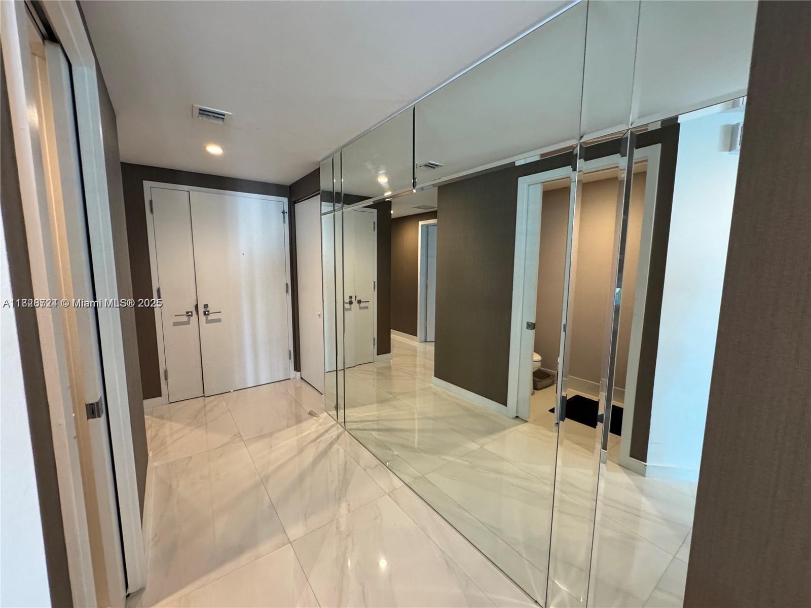 PARAISO BAY CONDO - Residential