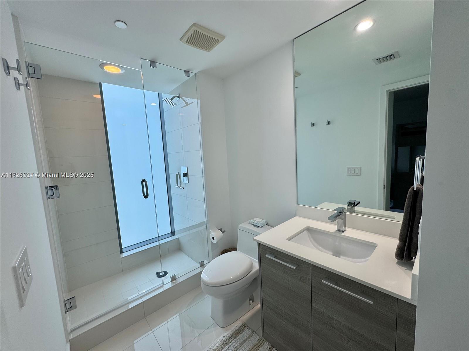 PARAISO BAY CONDO - Residential