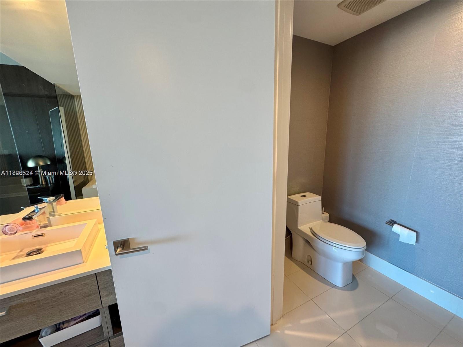 PARAISO BAY CONDO - Residential