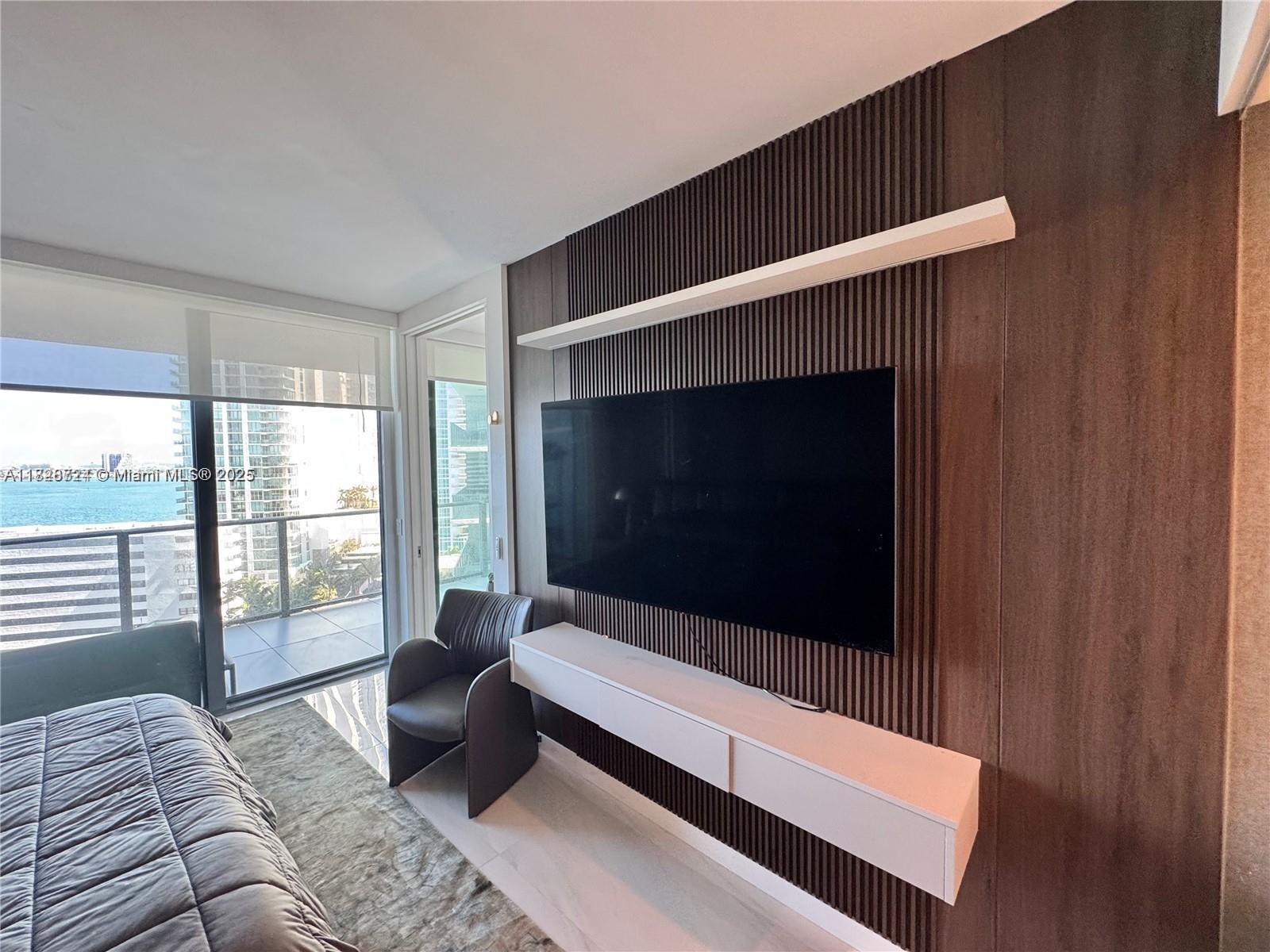 PARAISO BAY CONDO - Residential