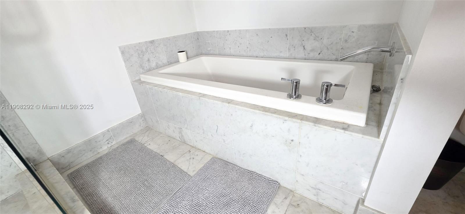 VIZCAYNE SOUTH CONDO - Residential Lease