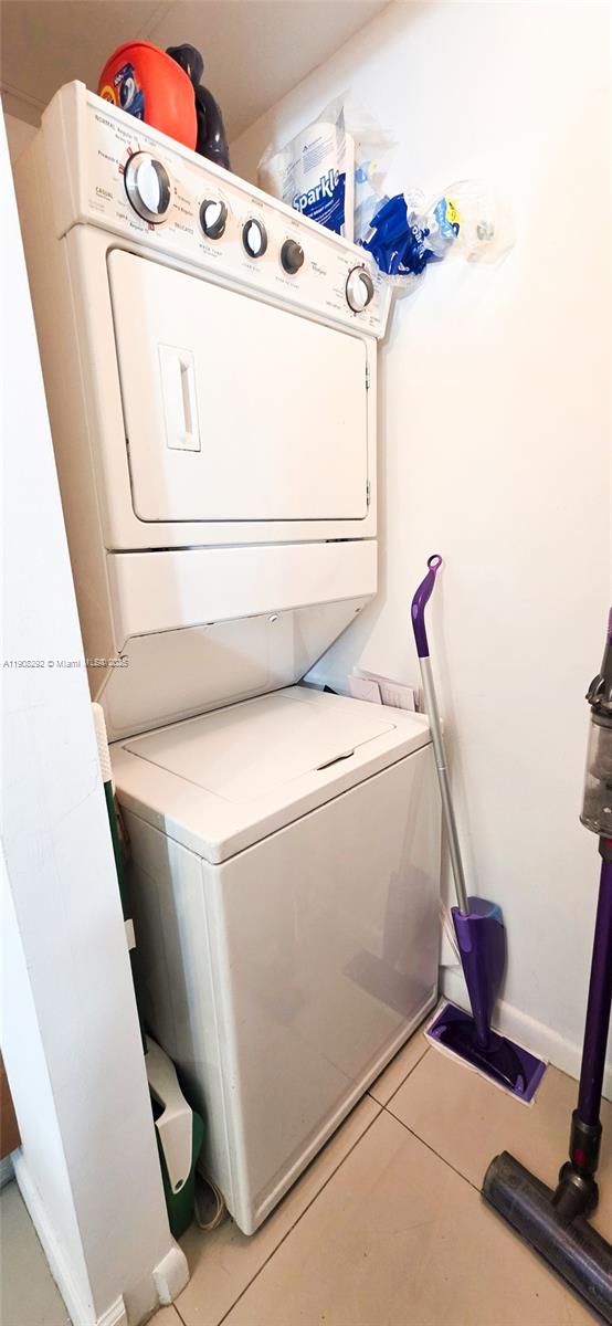 VIZCAYNE SOUTH CONDO - Residential Lease