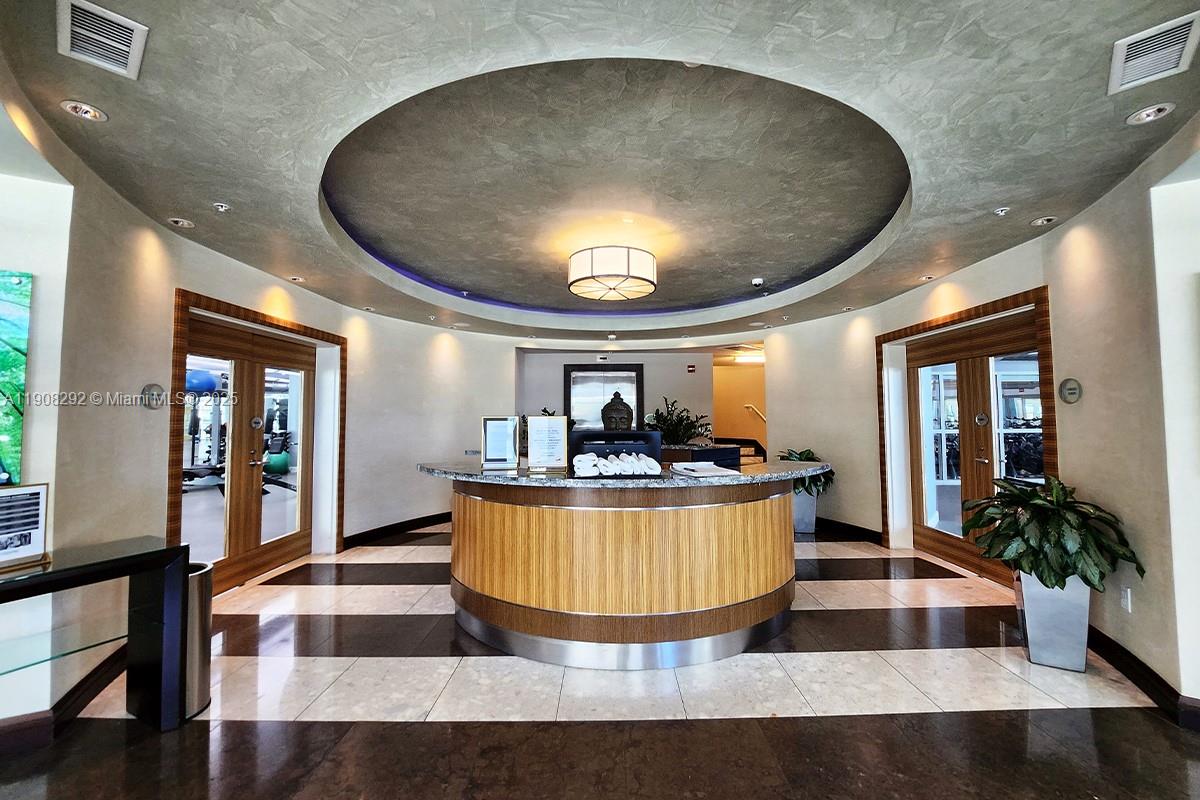 VIZCAYNE SOUTH CONDO - Residential Lease