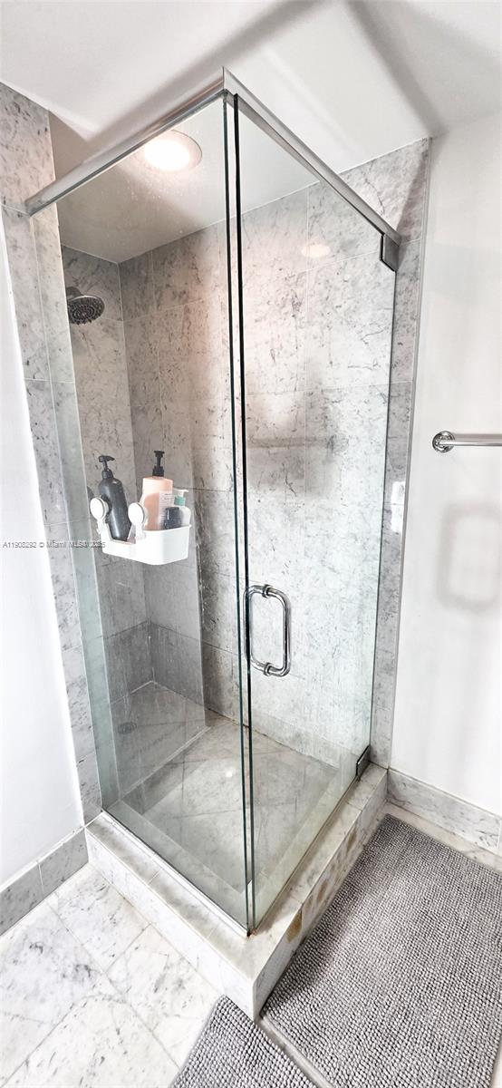 VIZCAYNE SOUTH CONDO - Residential Lease