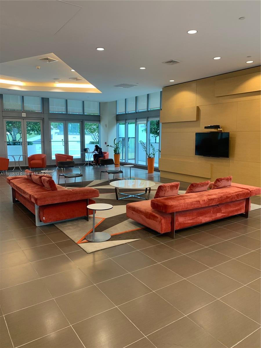 THE AXIS ON BRICKELL COND - Residential